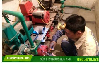 Thợ sửa máy bơm nước tại nhà