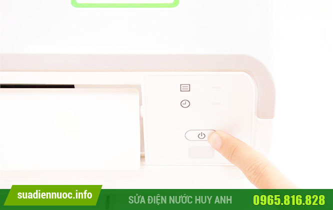 Nhấn nút nguồn nằm trên dàn lạnh